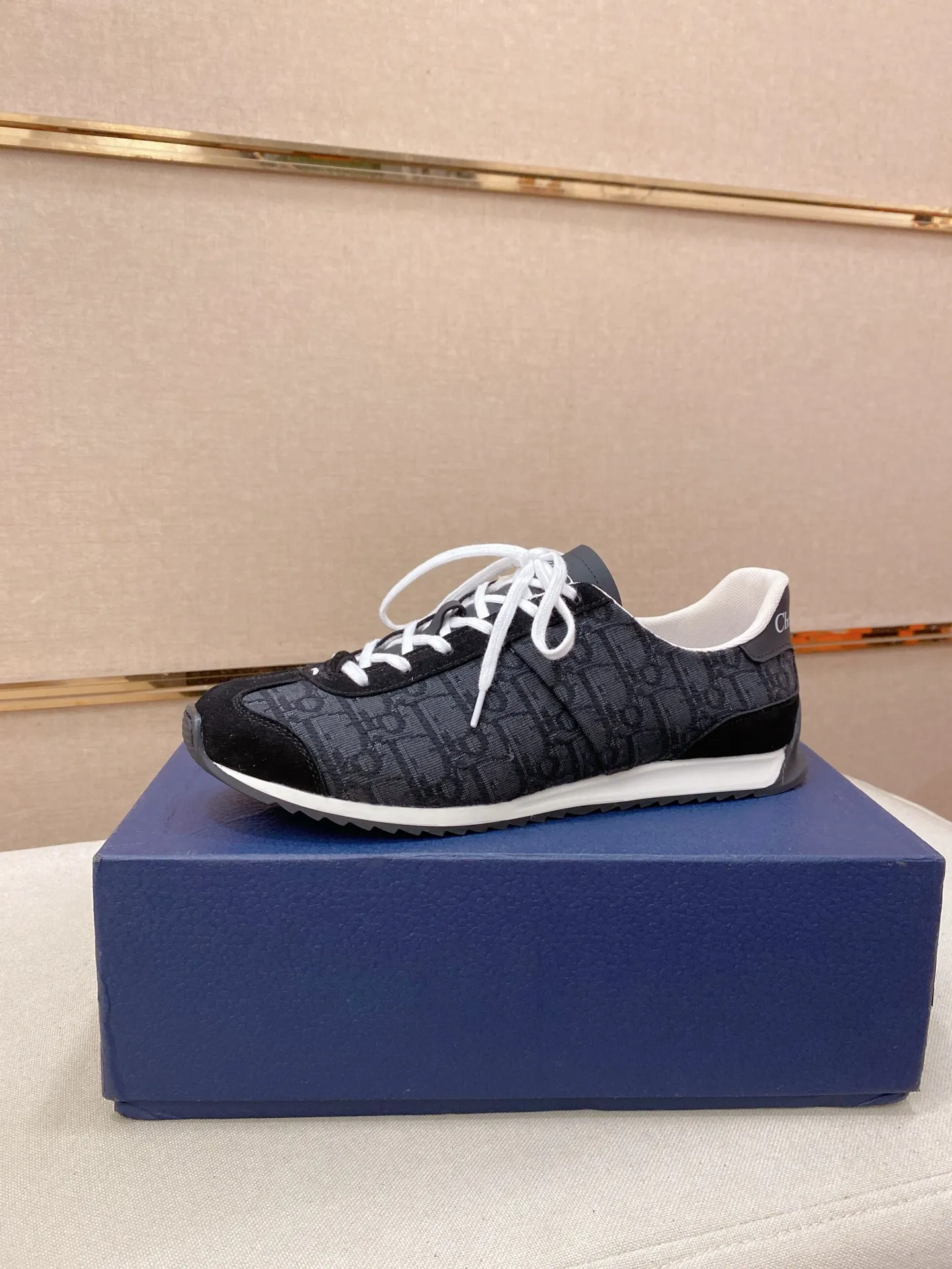 Men's shoes💰: 440💰Couple style💏 [Dior·Dior] New casual sports style men's shoes, new spring and summer design, perfect workmanship, lace-up lazy style to create wardrobe quality, upper: imported first-layer cowhide, mesh breathable lining soft and comfortable, ultra-light TPU wear-resistant outsole, simple, versatile fashion men's shoes, excellent color code number 35--44. (45,46 customized items are not returnable or exchangeable)
